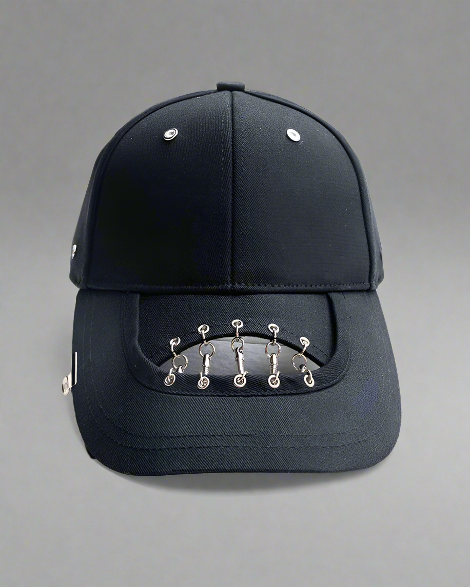 Bold Hollow Chain Black Cap