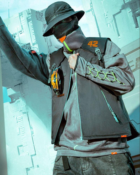 Modern Versatile Cargo Vest - high-tech insulated vest - Sleek High-Tech Insulated Cargo Vest for Comfort