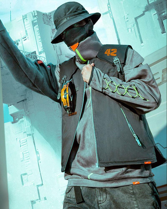 Modern Versatile Cargo Vest - high-tech insulated vest - Sleek High-Tech Insulated Cargo Vest for Comfort