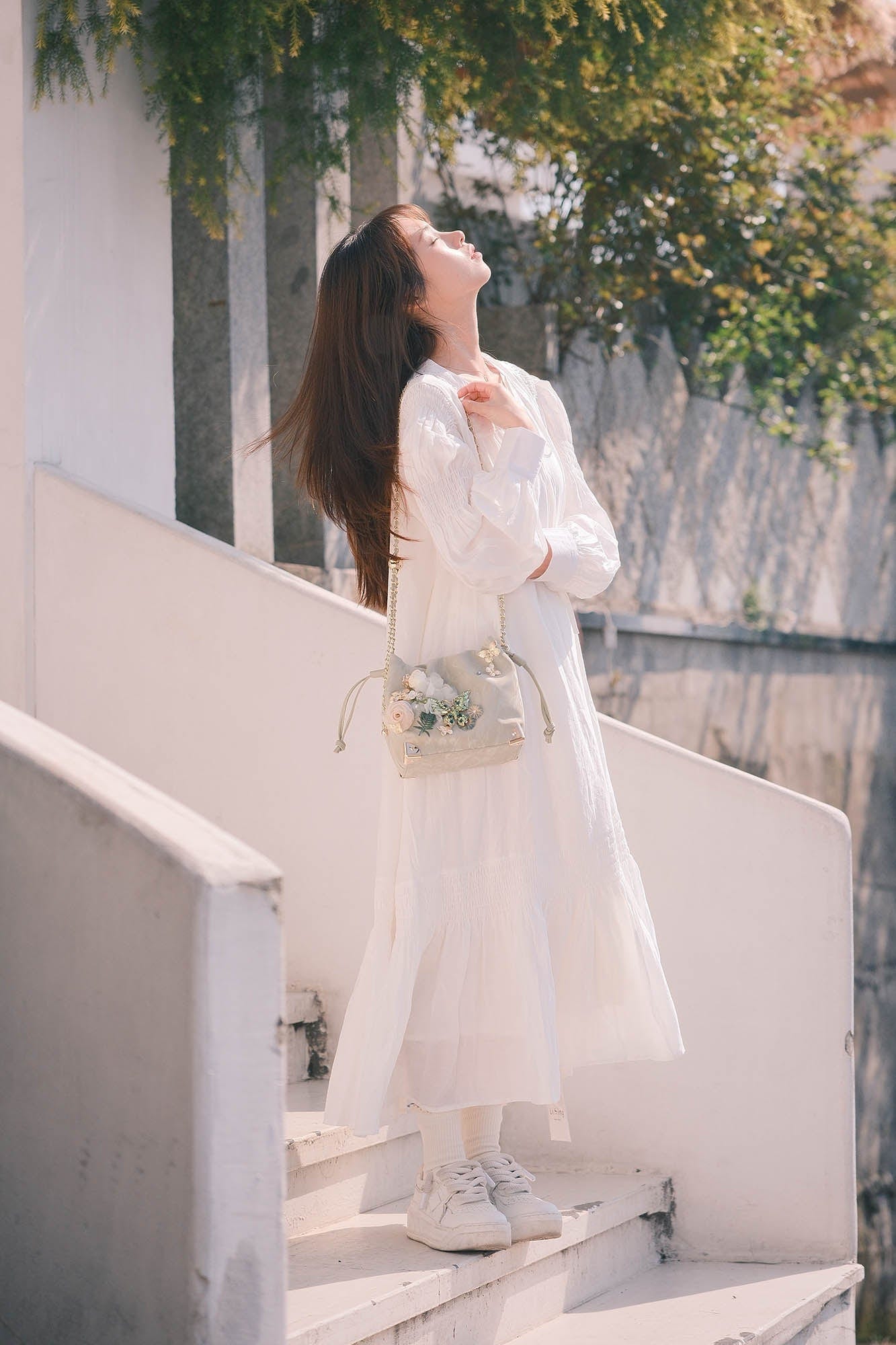 Lovely Floral Butterfly Bucket Bag