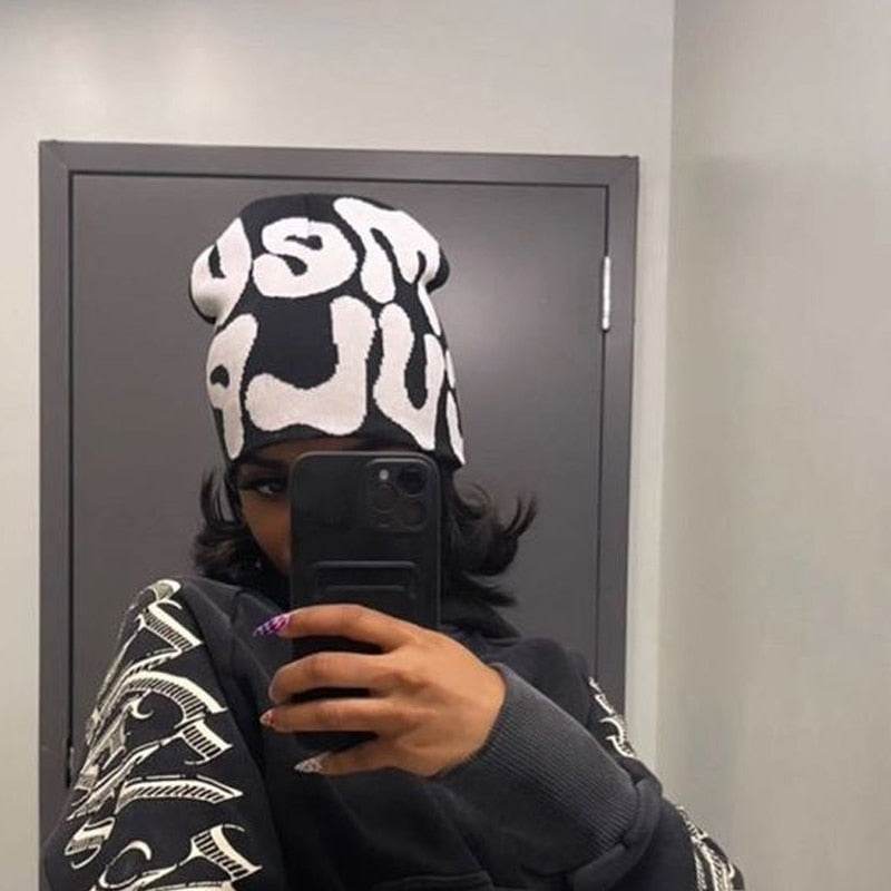 Custom Knitted Beanie for Unique Streetwear Style