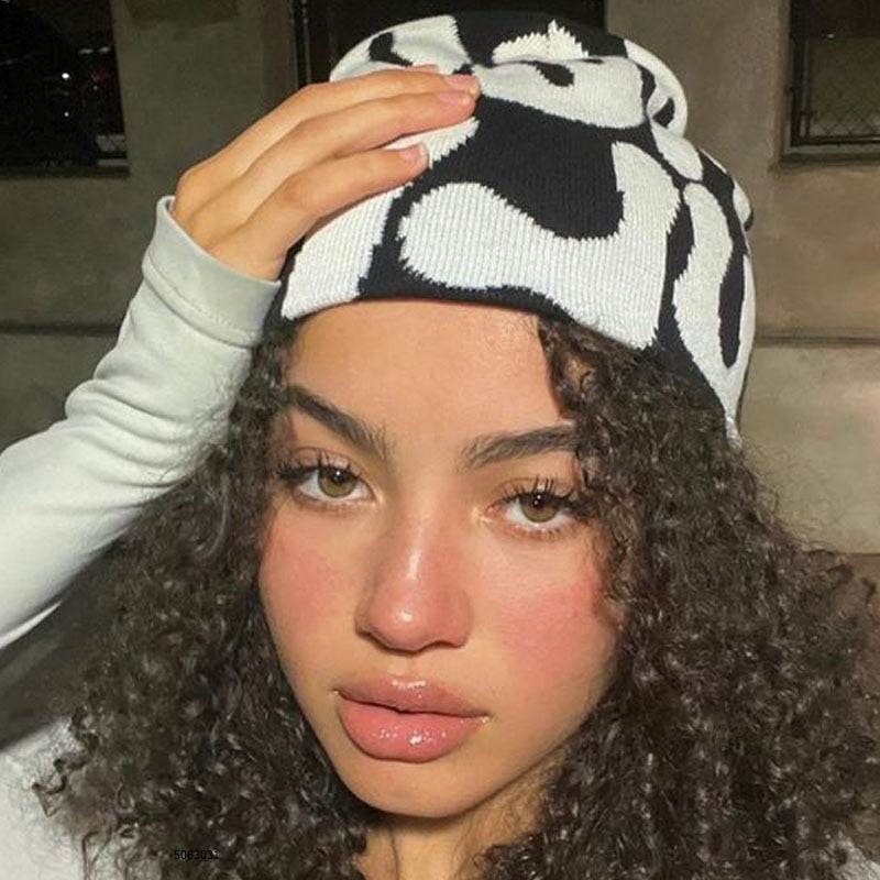 Custom Knitted Beanie for Unique Streetwear Style