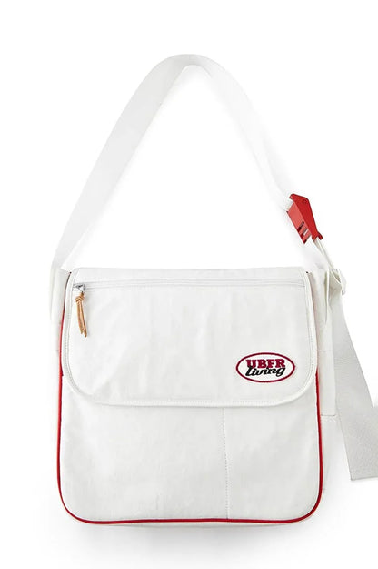 Chic Adventure-Ready Crossbody Bag - adjustable crossbody bag - Stylish Adventure-Ready Crossbody Bag