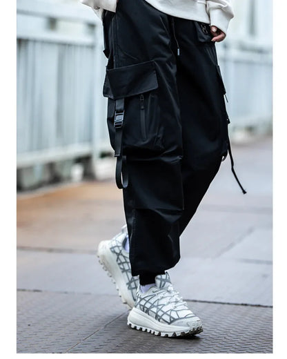 Chic Black Cargo Pants -  fashionable cargo pants - Stylish Black Cargo Pants with Functional Pockets