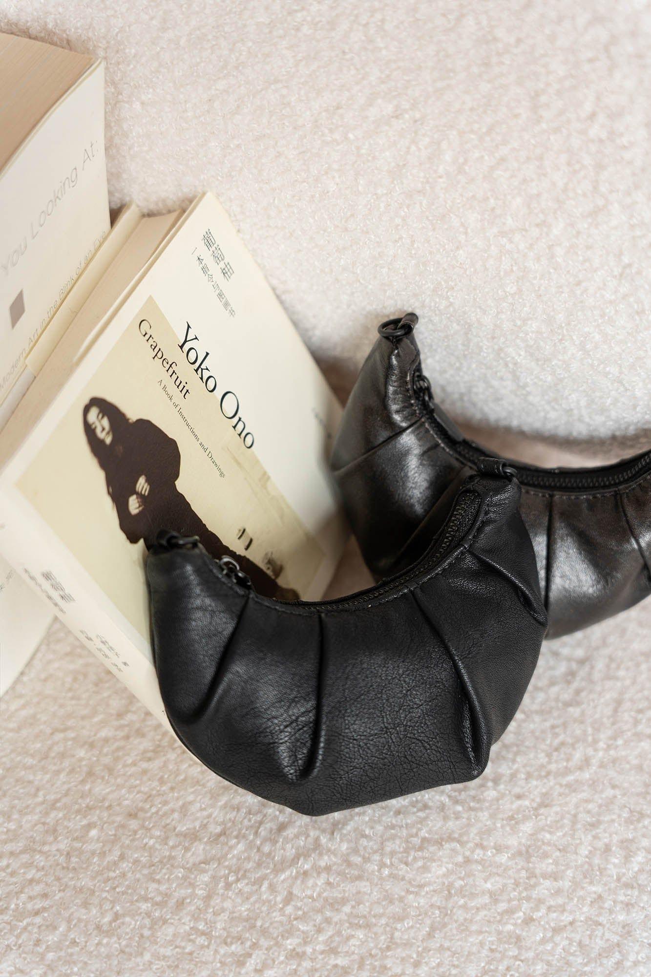 Delightful Croissant Coin Purse -  grained leather pouch - Charming Croissant Coin Purse for Everyday Use