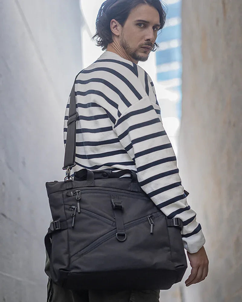 Roomy Chic Messenger Bag - techwear-core - Stylish Soft Techwear Horizontal Square Bag