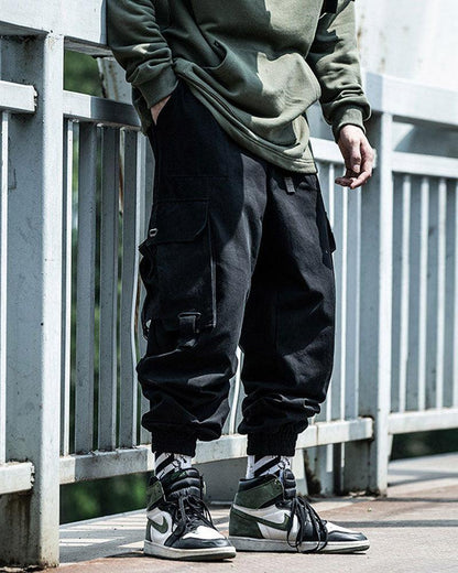 Stylish Black Tech Cargo Trousers - trendy cargo pants - Stylish Black Tech Cargo Trousers for Comfort