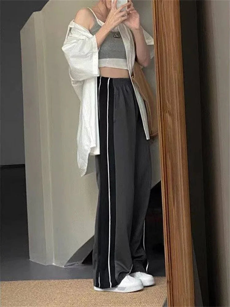 Vintage Track Pants - streetwear style - Stylish Vintage Track Pants for Ultimate Comfort